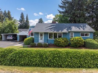 716 Woodard Avenue NE, Castle Rock, WA 98611