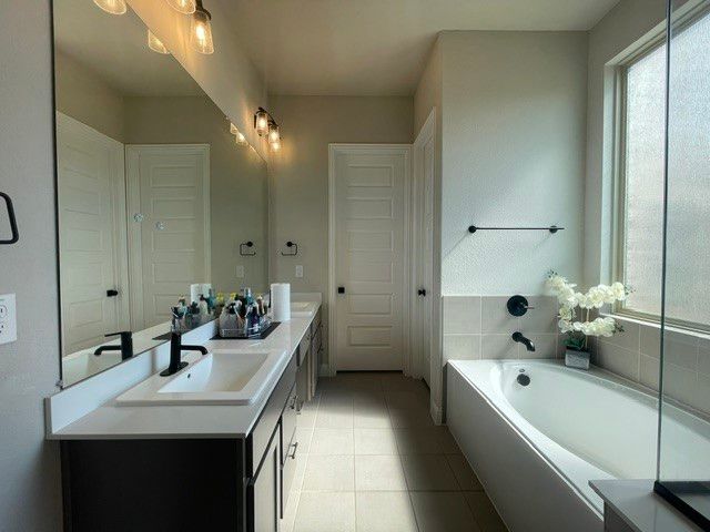 2924 Spirit Woods Lane, Arlington, TX 76001