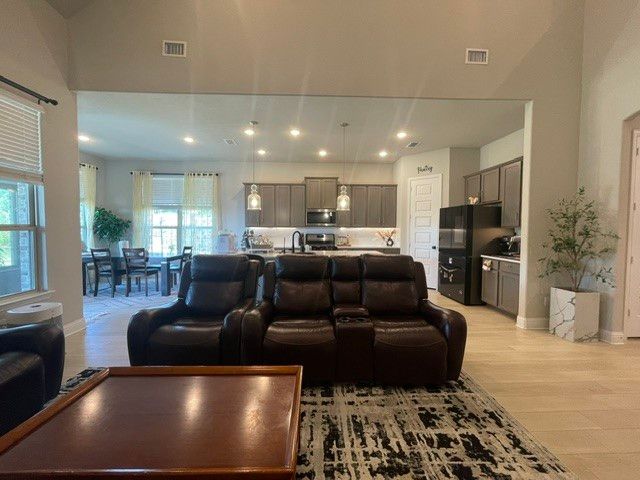 2924 Spirit Woods Lane, Arlington, TX 76001