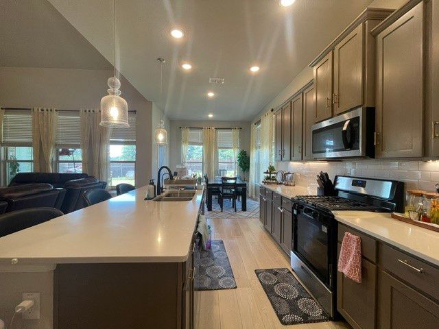 2924 Spirit Woods Lane, Arlington, TX 76001