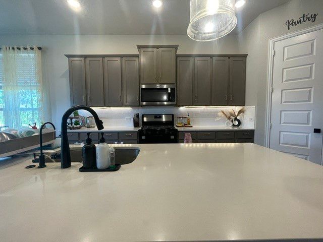 2924 Spirit Woods Lane, Arlington, TX 76001