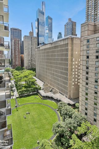 161 W 61st St Apt 15H, New York City, NY 10023