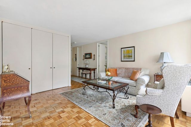 161 W 61st St Apt 15H, New York City, NY 10023