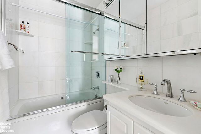 161 W 61st St Apt 15H, New York City, NY 10023