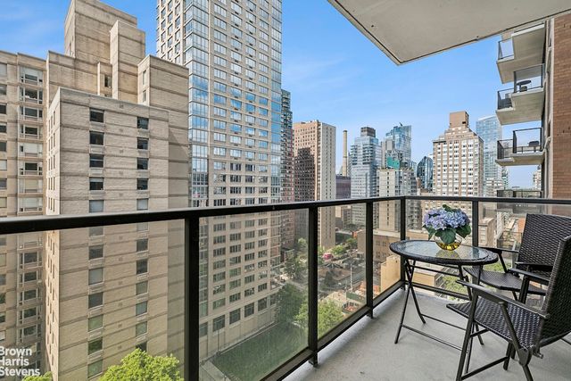 161 W 61st St Apt 15H, New York City, NY 10023