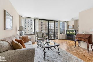 161 W 61st St Apt 15H, New York City, NY 10023