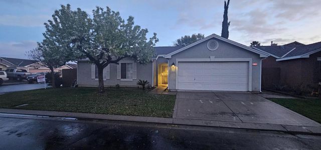 5296 E Harvest Lane, Fresno, CA 93725