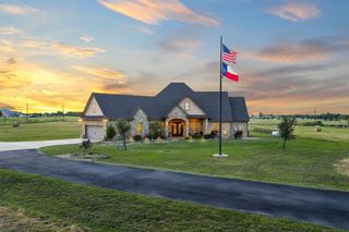 1901 Rosenthal Parkway, Lorena, TX 76655