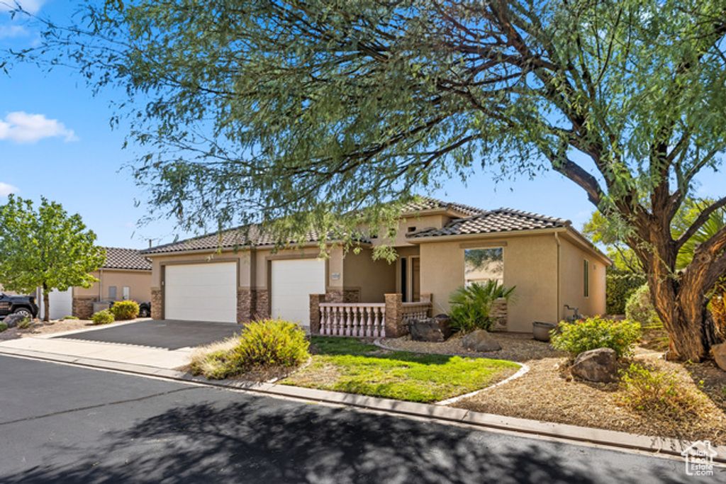 1109 N VENTANA DR, Washington, UT 84780