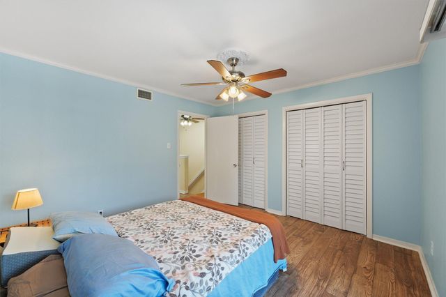 5050 Glenmont Drive F5, Houston, TX 77081