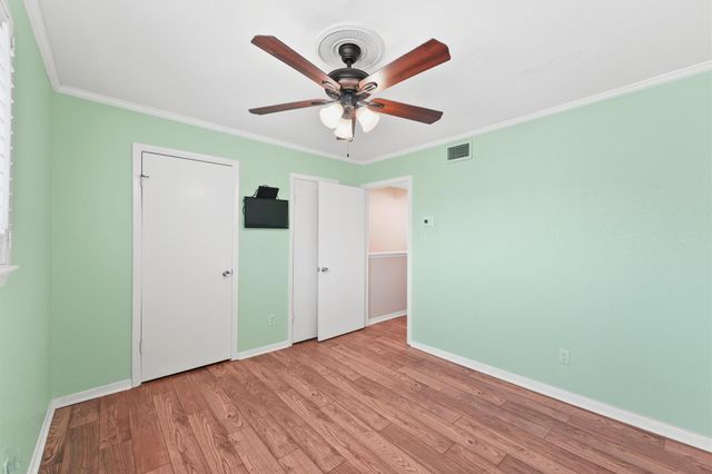 5050 Glenmont Drive F5, Houston, TX 77081