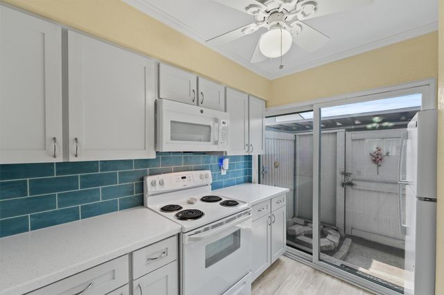 5050 Glenmont Drive F5, Houston, TX 77081
