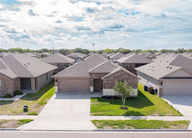 3918 Shiva Dr, Corpus Christi, TX 78410
