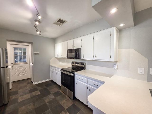 4150 W Evergreen Drive, Edmond, OK 73025