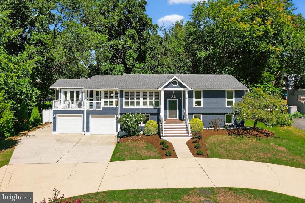 100 SUNSET DR, Annapolis, MD 21403