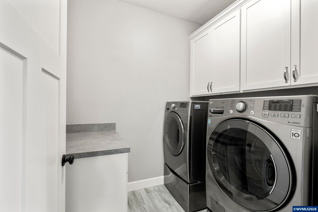 1293 S 9th St, Independence, OR 97351