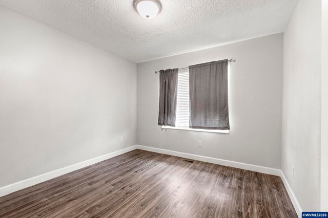 1293 S 9th St, Independence, OR 97351
