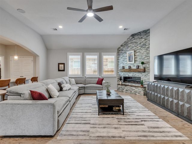 1841 Alyssa Way, Alvin, TX 77511