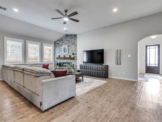 1841 Alyssa Way, Alvin, TX 77511