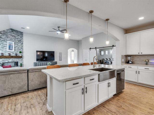 1841 Alyssa Way, Alvin, TX 77511