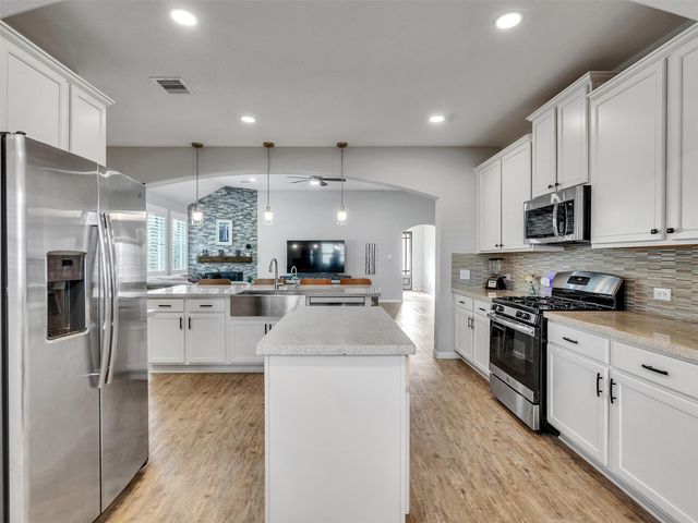 1841 Alyssa Way, Alvin, TX 77511