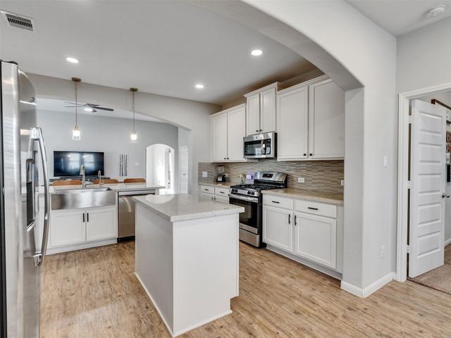 1841 Alyssa Way, Alvin, TX 77511