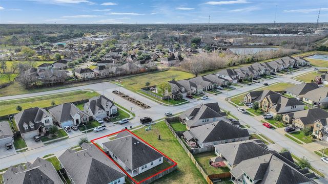 1841 Alyssa Way, Alvin, TX 77511