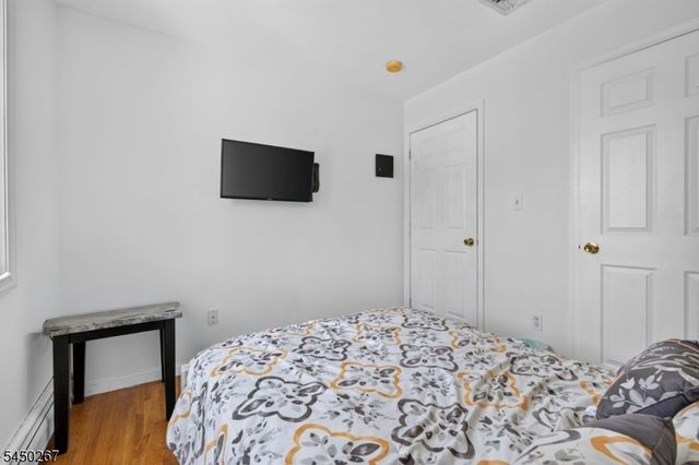 81 Home Pl, Lodi Boro, NJ 07644