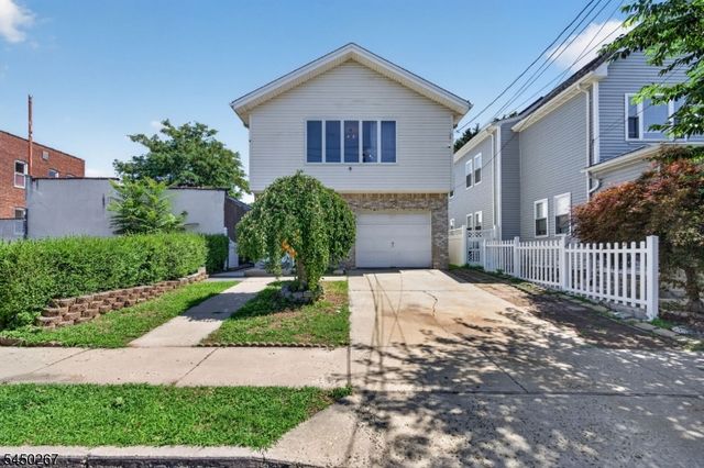 81 Home Pl, Lodi Boro, NJ 07644