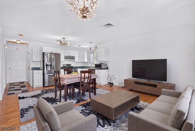 81 Home Pl, Lodi Boro, NJ 07644