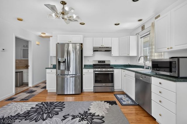 81 Home Pl, Lodi Boro, NJ 07644