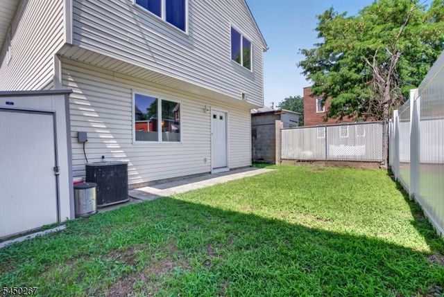 81 Home Pl, Lodi Boro, NJ 07644