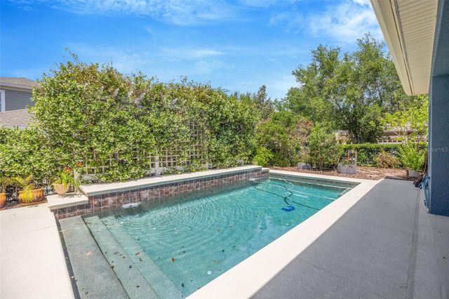 5201 SPARROWGLEN PLACE, Lithia, FL 33547