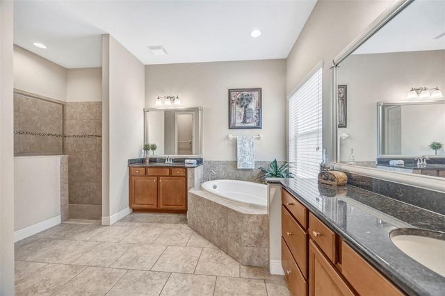 5201 SPARROWGLEN PLACE, Lithia, FL 33547