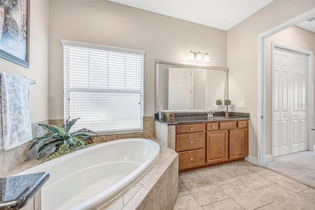 5201 SPARROWGLEN PLACE, Lithia, FL 33547