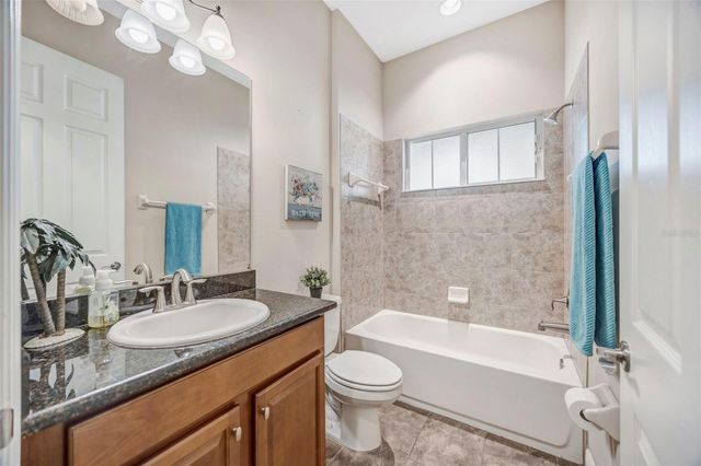 5201 SPARROWGLEN PLACE, Lithia, FL 33547