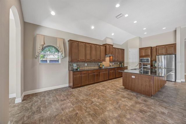 5201 SPARROWGLEN PLACE, Lithia, FL 33547