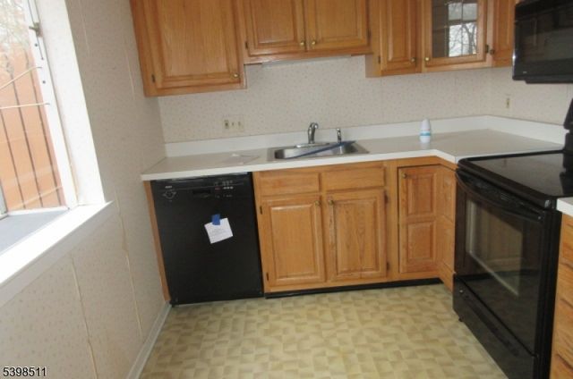 15 Ajax Ct, Allamuchy Twp., NJ 07840