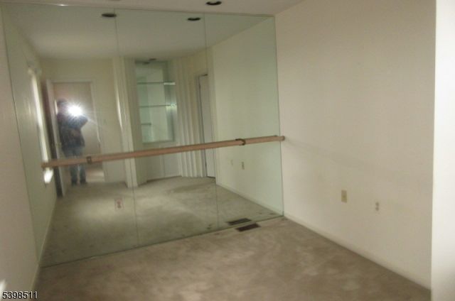 15 Ajax Ct, Allamuchy Twp., NJ 07840