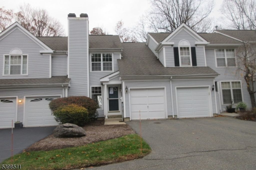 15 Ajax Ct, Allamuchy Twp., NJ 07840