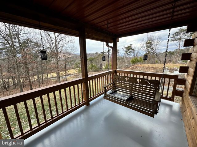 127 CAMERON ORCHARD RD, New Creek, WV 26743