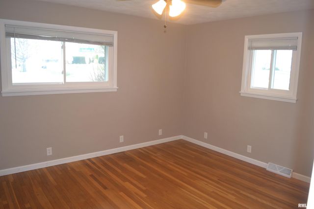 321 W MADISON Street, Metamora, IL 61548