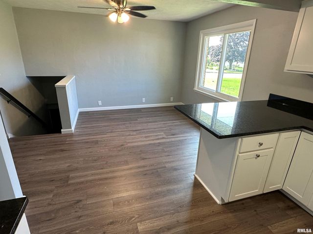 321 W MADISON Street, Metamora, IL 61548