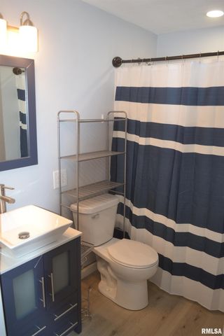 321 W MADISON Street, Metamora, IL 61548