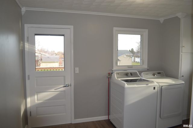 321 W MADISON Street, Metamora, IL 61548