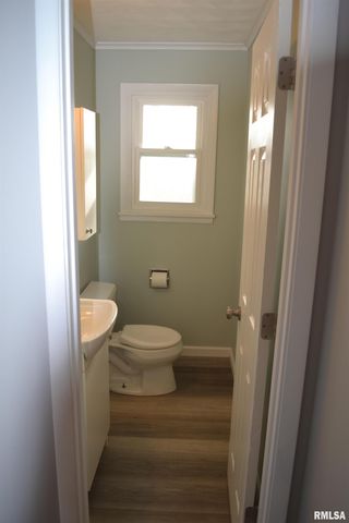 321 W MADISON Street, Metamora, IL 61548