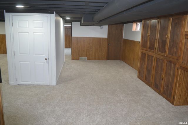 321 W MADISON Street, Metamora, IL 61548