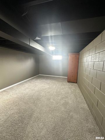 321 W MADISON Street, Metamora, IL 61548