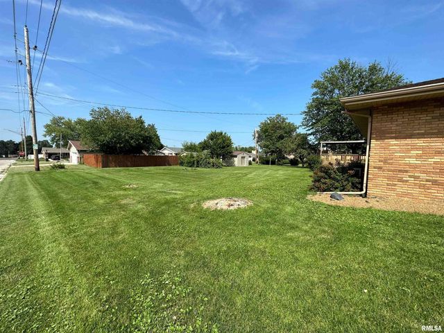 321 W MADISON Street, Metamora, IL 61548