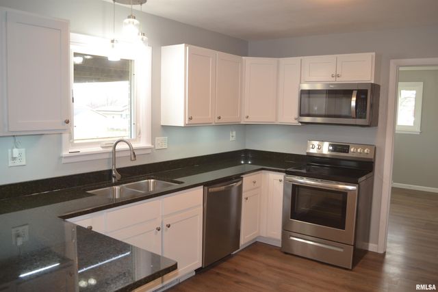 321 W MADISON Street, Metamora, IL 61548